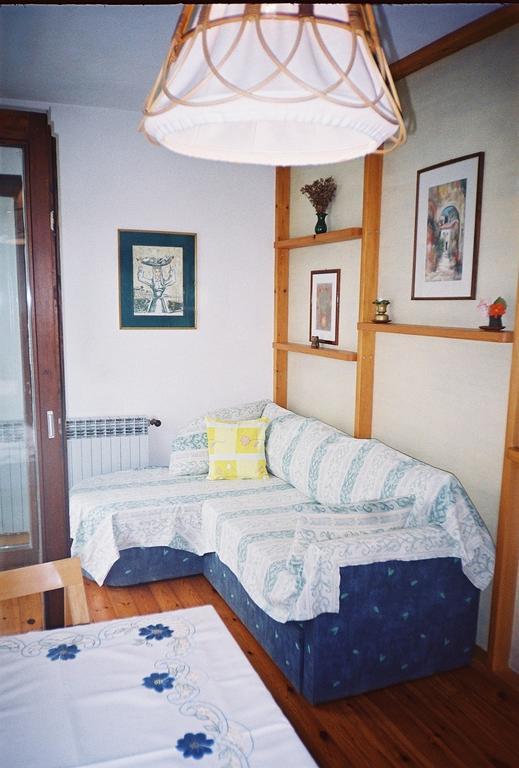 Apartments Ljuba I Mare Malinska Chambre photo