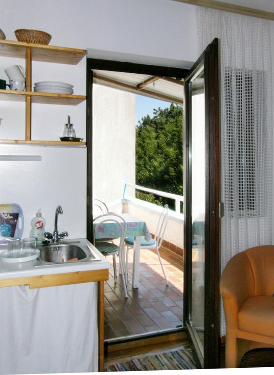 Apartments Ljuba I Mare Malinska Chambre photo