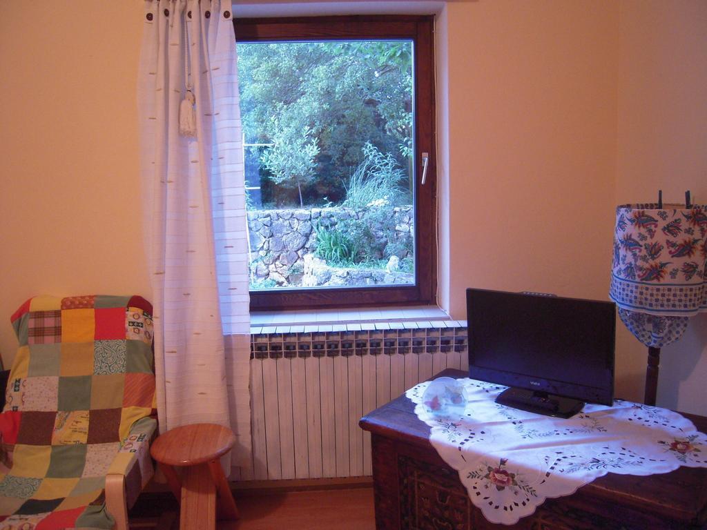 Apartments Ljuba I Mare Malinska Chambre photo