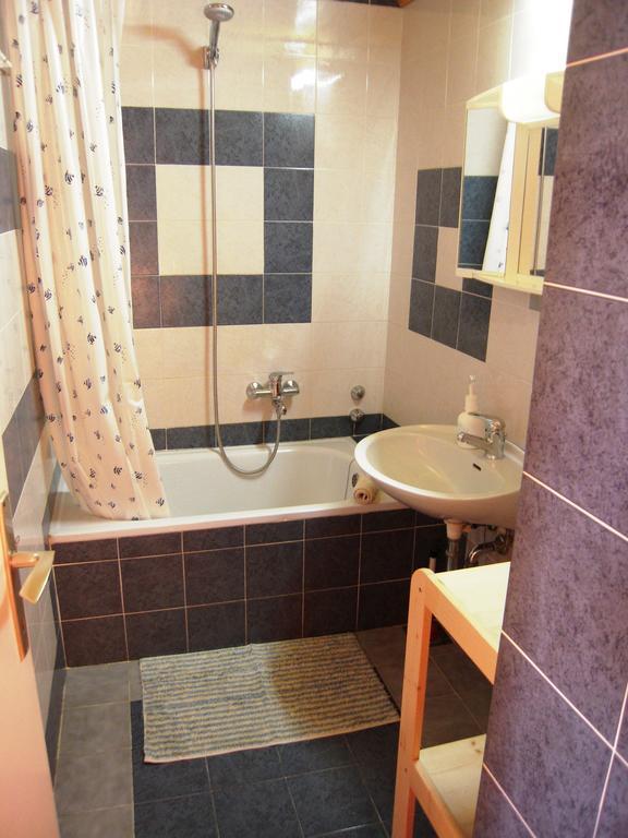 Apartments Ljuba I Mare Malinska Extérieur photo