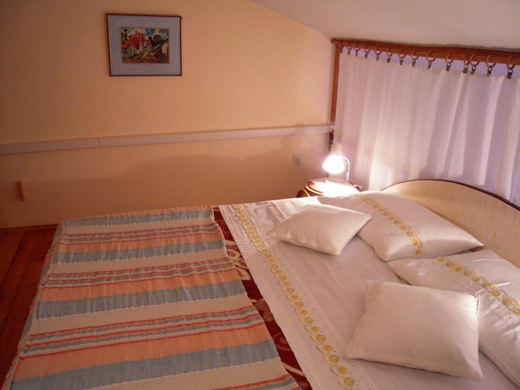 Apartments Ljuba I Mare Malinska Extérieur photo