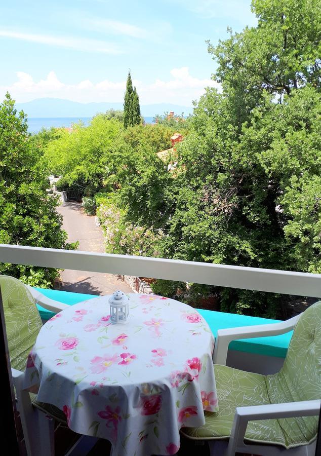 Apartments Ljuba I Mare Malinska Extérieur photo